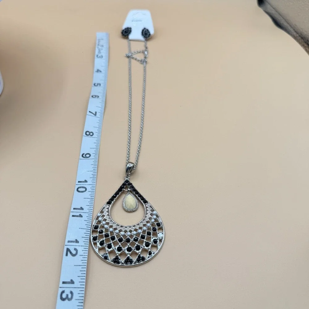 N/A dramatic silver